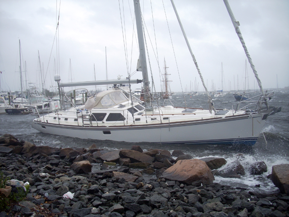 Sailboat "satisfaction" on the rocks in new Bedford - hurricane Irene - www.WhalingCity.net